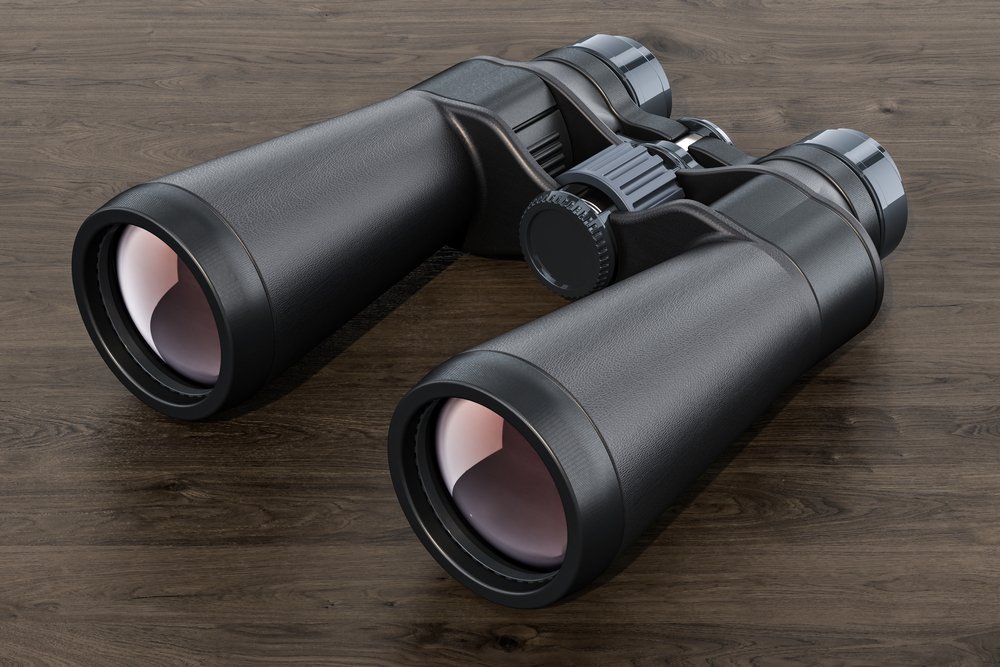 how to clean binoculars