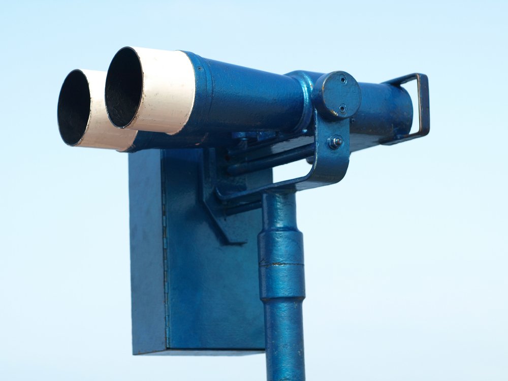 A tower viewer optical tool that tourists use