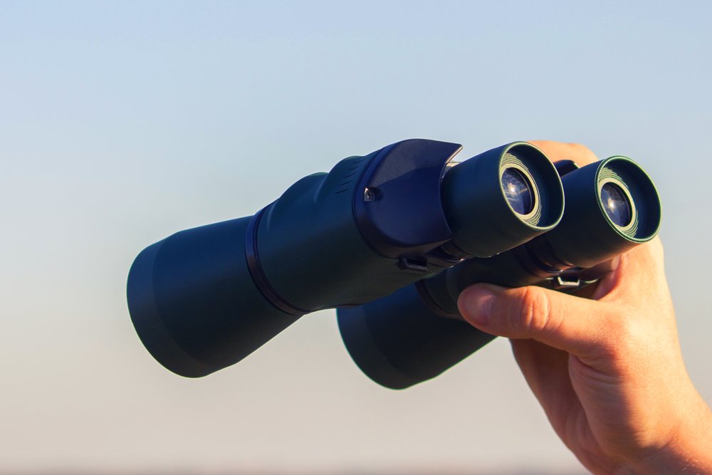 how do binoculars work